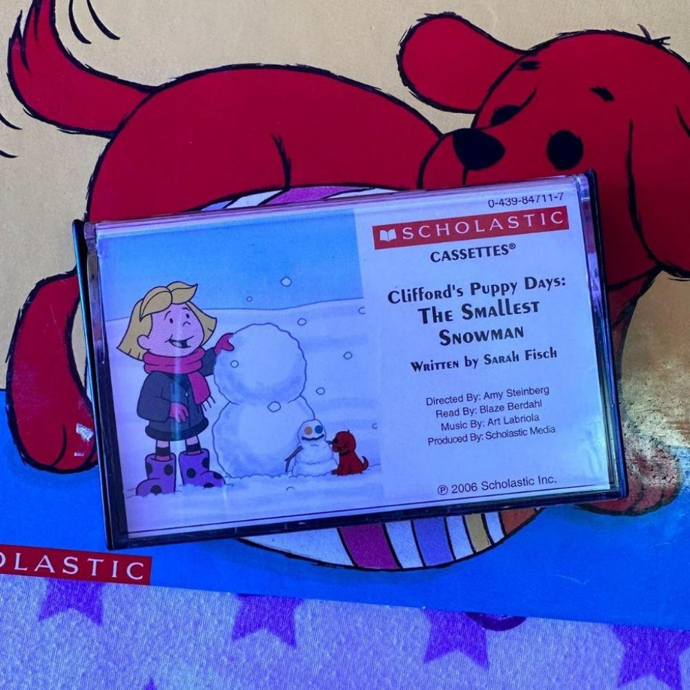 2006‎ CLIFFORD'S PUPPY DAYS: THE SMALLEST SNOWMAN CASSETTE